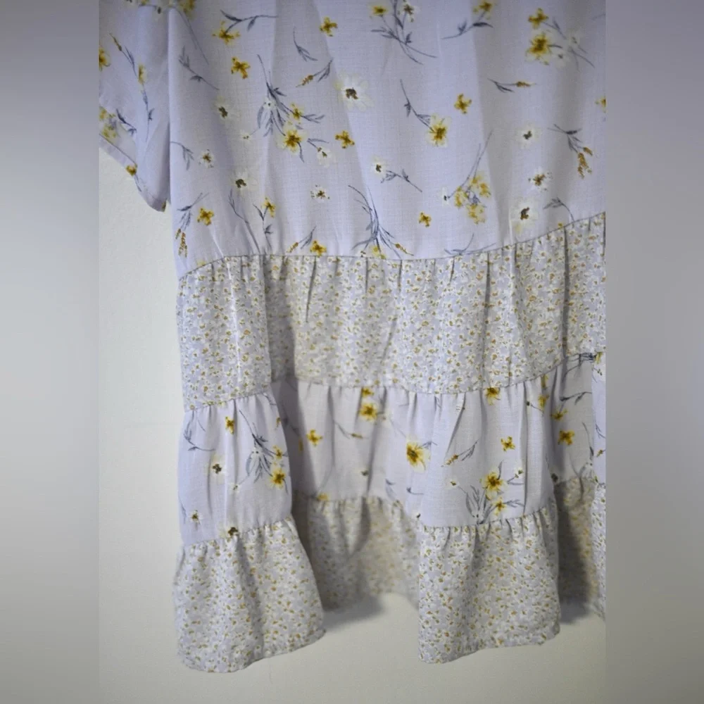 Paper Crane Babydoll Tiered Pastel Floral Print Blouse Size Large - Cottagecore - Picture 4 of 7